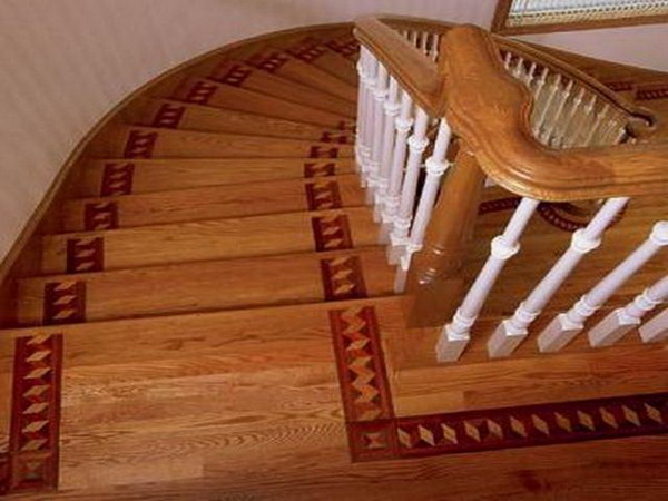 Wood stair.16